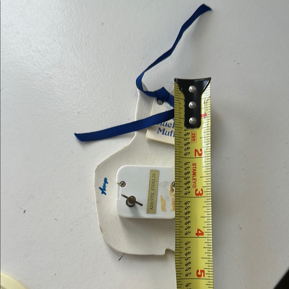 Vintage Blue and White Handmade Handpainted Porcelain Musical Cat Ornament - Picture 7 of 9
